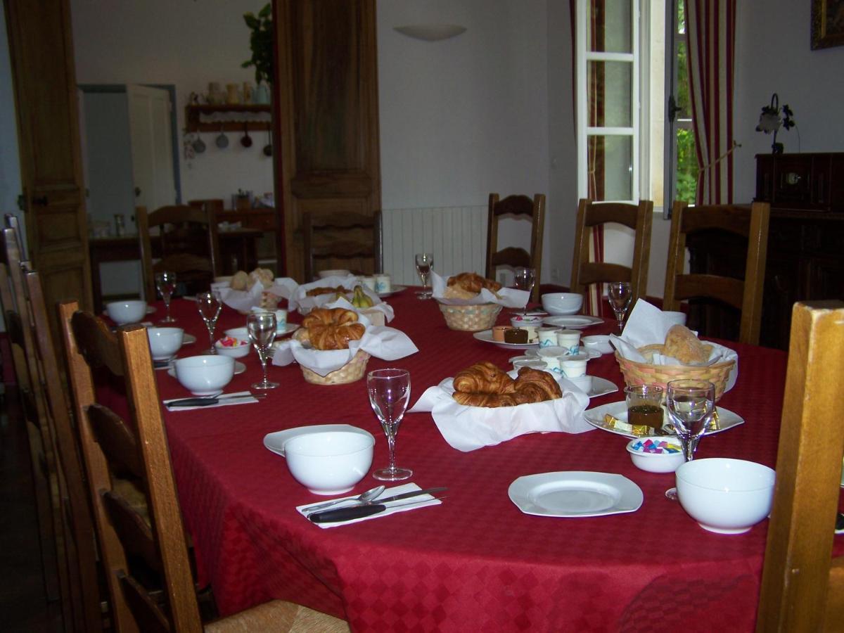 Les Cigales Bed & Breakfast Charols Dış mekan fotoğraf