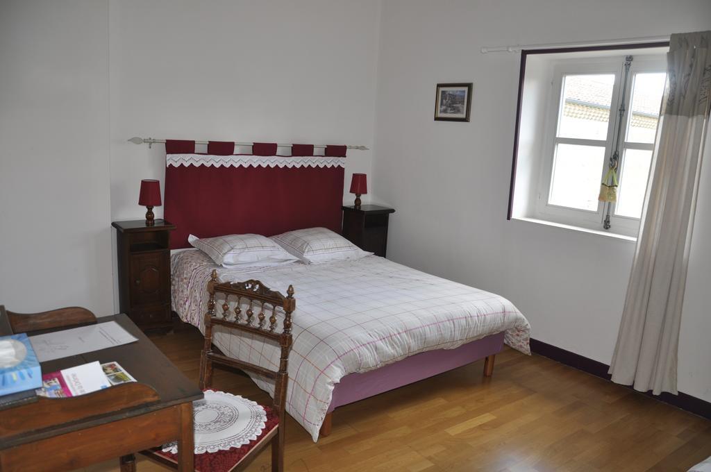 Les Cigales Bed & Breakfast Charols Dış mekan fotoğraf