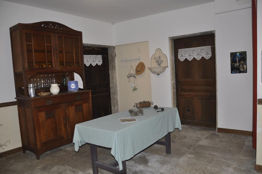 Les Cigales Bed & Breakfast Charols Dış mekan fotoğraf