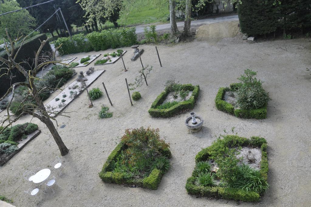Les Cigales Bed & Breakfast Charols Dış mekan fotoğraf