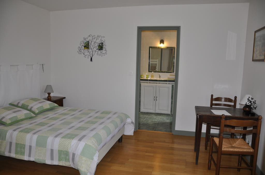 Les Cigales Bed & Breakfast Charols Dış mekan fotoğraf