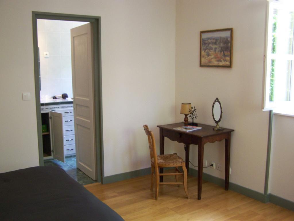 Les Cigales Bed & Breakfast Charols Dış mekan fotoğraf