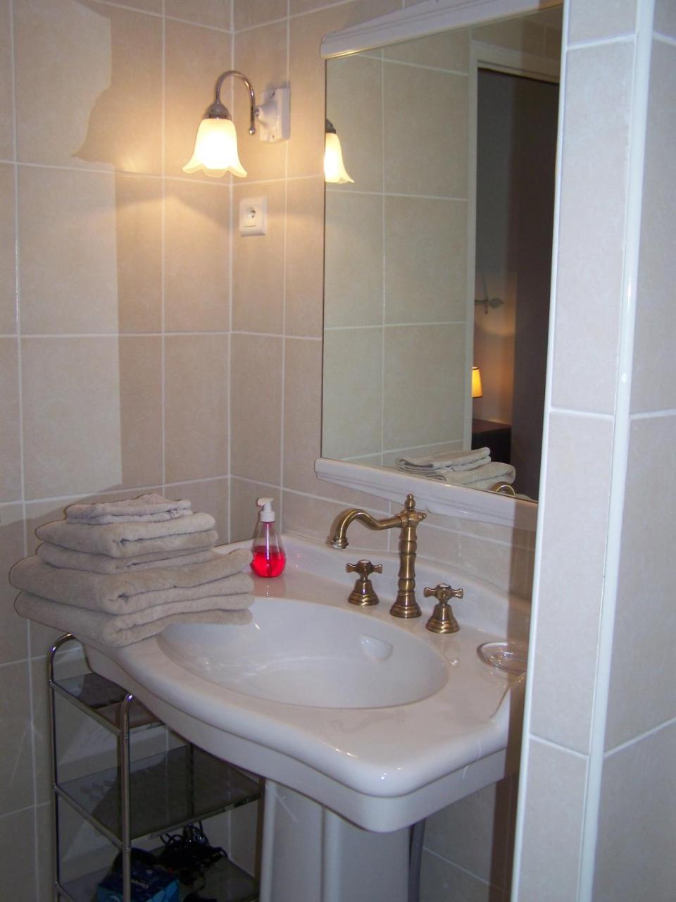Les Cigales Bed & Breakfast Charols Dış mekan fotoğraf